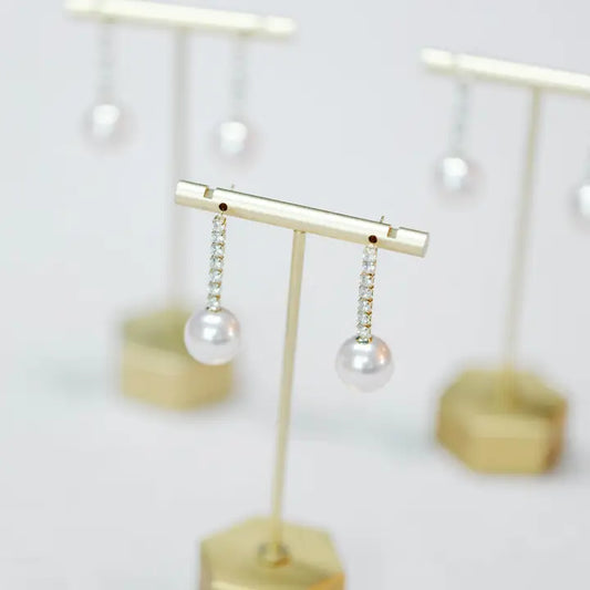 SWINGY PEARL EARRINGS