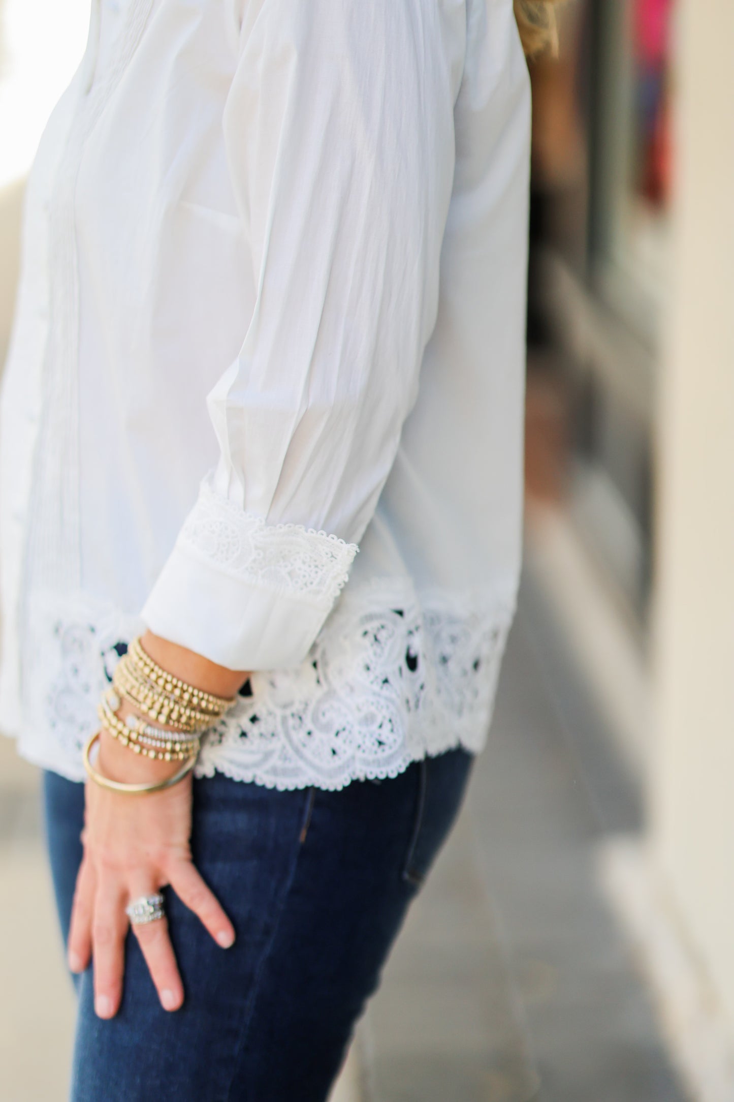 LACEY BUTTON TOP