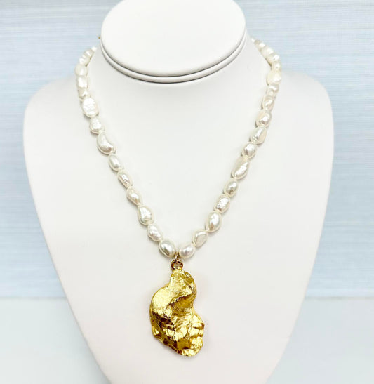 FORTUNE OYSTER NECKLACE